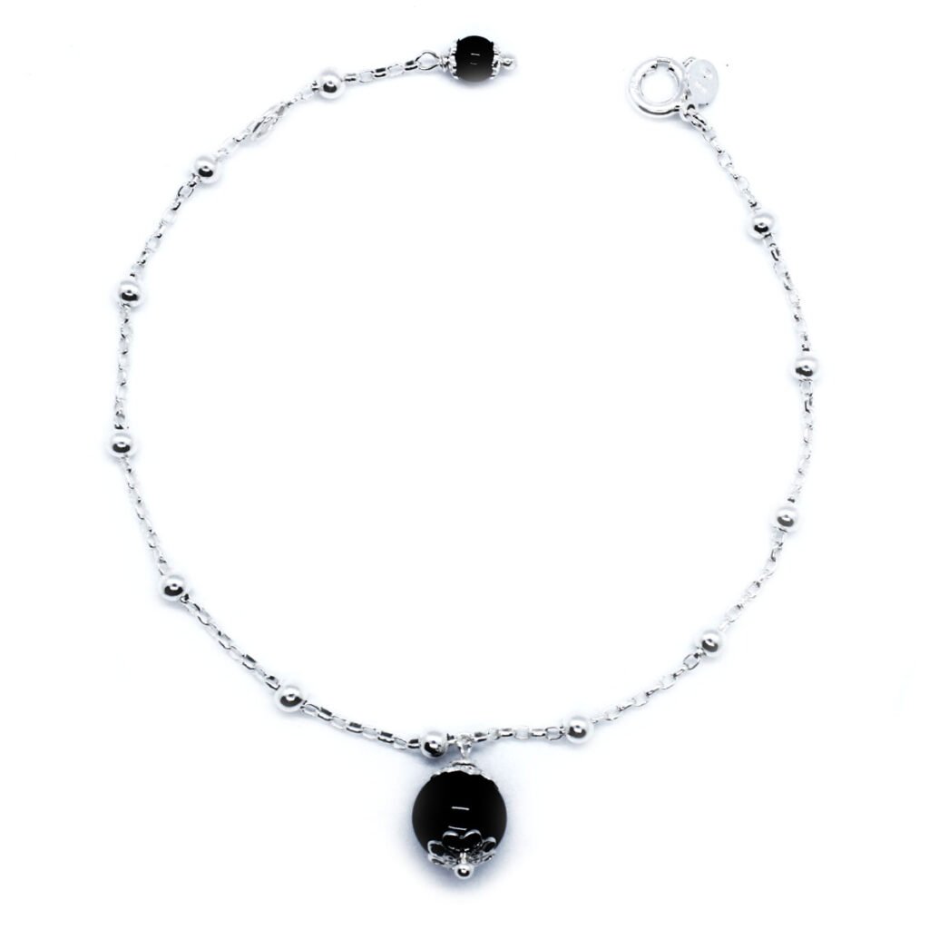 bracciale con coccu sardo centrale e un piccolo coccu nella chiusura