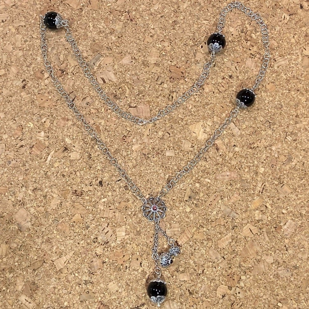 collana sarda con tre cocchi e bottoni della sardegna
