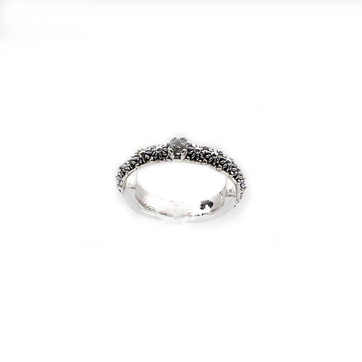 Anello sardo solitario