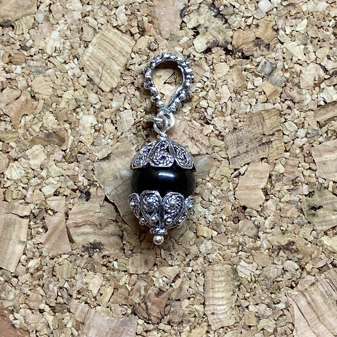 ciondolo coccu sardo