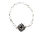 bracciale sardo realizzato a mano con decoro centrale